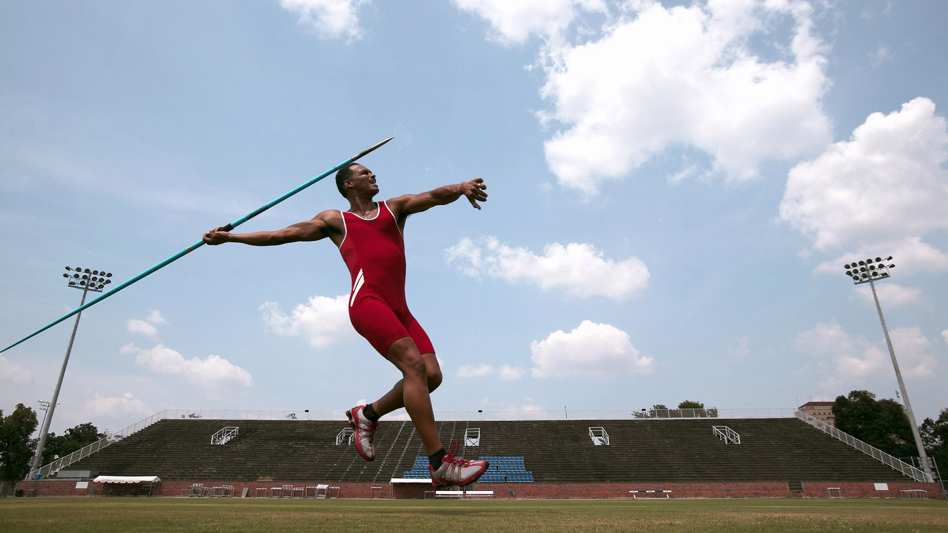开云平台-2026世界杯奖杯设计揭晓，象征和平与合作的象征，世界杯 奖杯