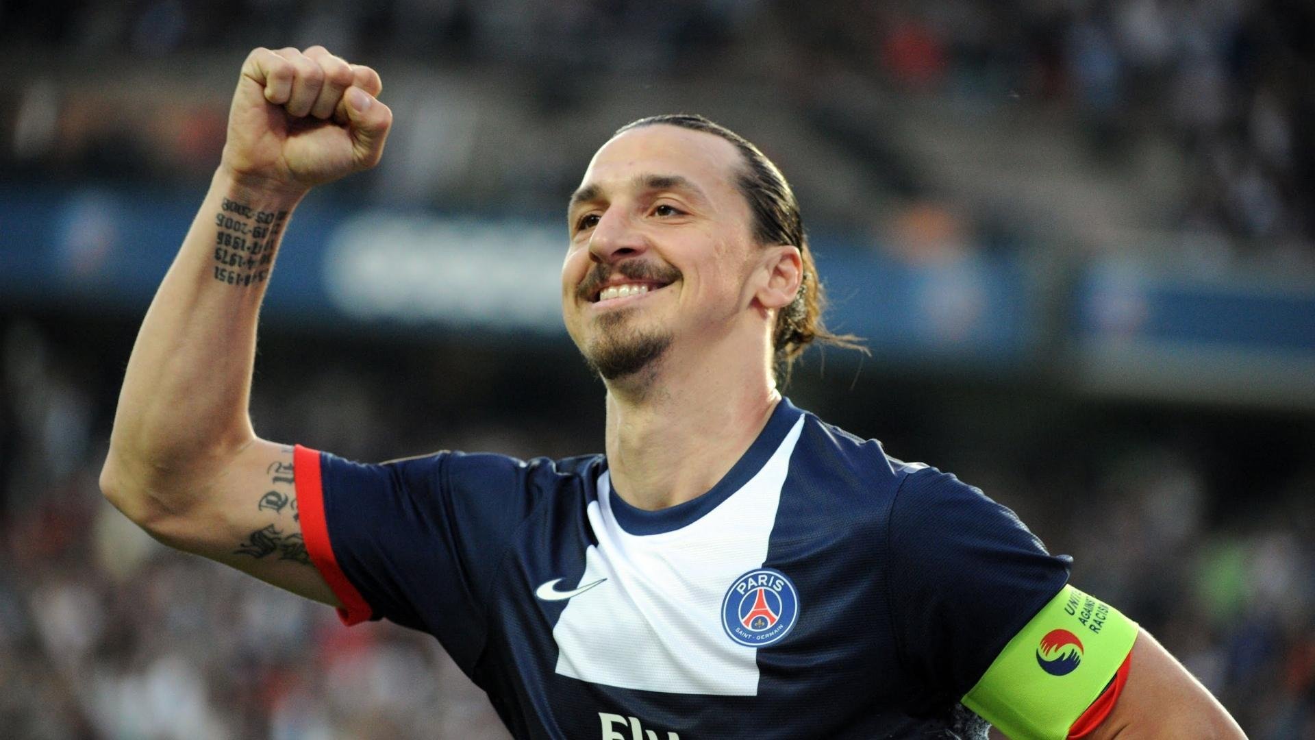 马刺球员在力量房进行专项抗冲击训练